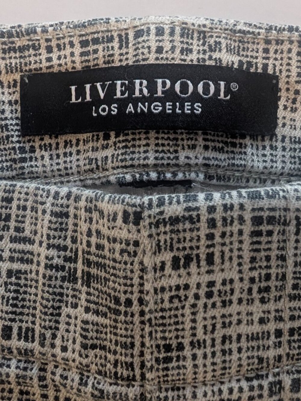 Liverpool patterned ankle pants
